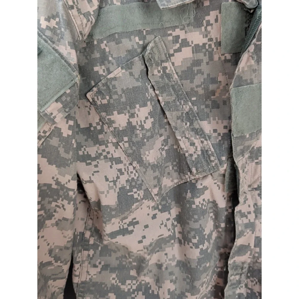 US Army ACU Coa Digital Camo Small Regular 67 To 71 In Chest 33 To 37. Sgt Patch